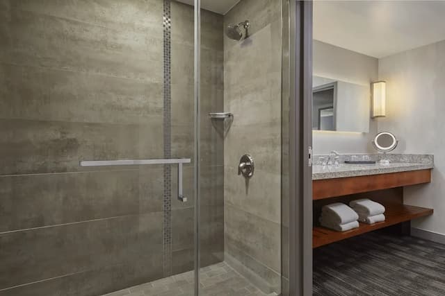 洛伊斯好萊塢飯店-套房, 1 張特大雙人床, 邊間 (Corner Suite)-5