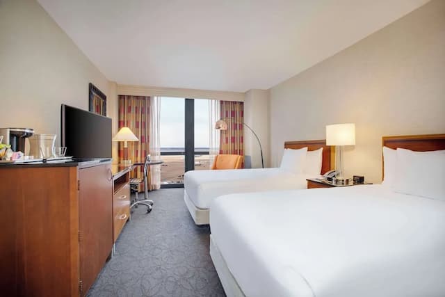 힐튼 시카고 오헤어 에어포트-룸, 더블침대 2개 (Runway View)-3