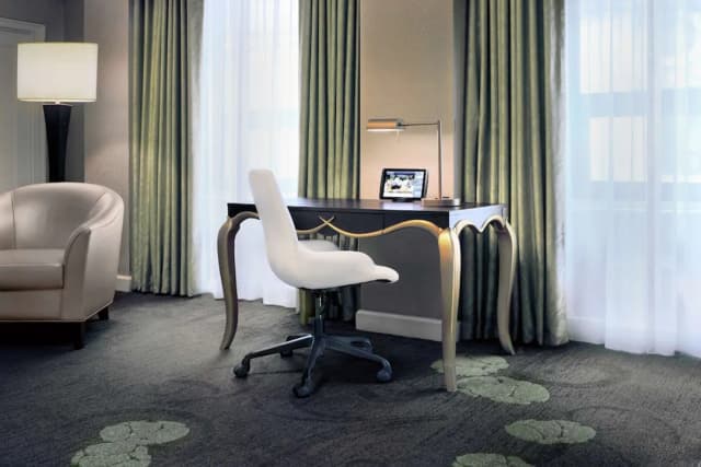 帕梅爾家園希爾頓飯店-尊榮客房, 2 張標準雙人床, 2 間浴室-2