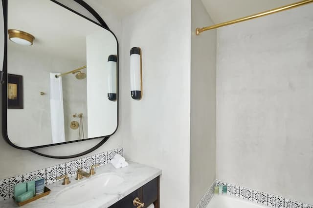 菲格羅亞凱悅臻選酒店-客房, 1 張加大雙人床, 無障礙, 浴缸-3