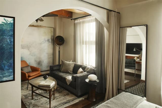 Hotel Figueroa, Unbound Collection by Hyatt-小型套房, 1 张特大床-4