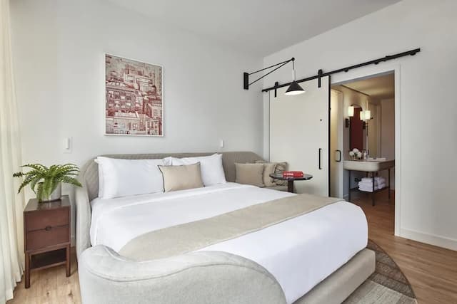 バージンホテルズニューヨークシティ-ルーム キングベッド 1 台 (Sky Chamber King Empire View)-6