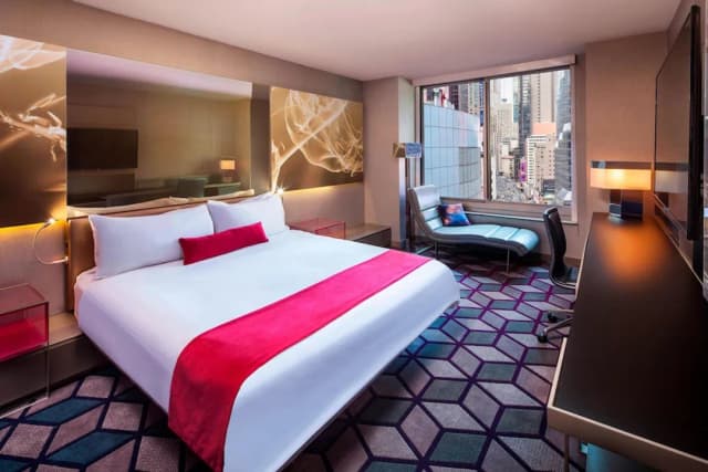 W 뉴욕 - 타임스 스퀘어-룸, 킹사이즈침대 1개 (Mobility/Hearing Access, Roll-In Shwr)-1