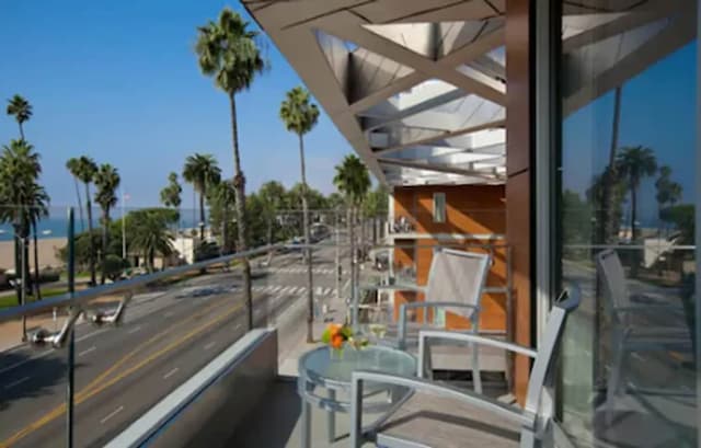 海岸酒店-尊貴客房, 1 張特大雙人床, 海景-1