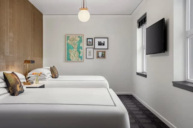 Kimpton Palladian Hotel by IHG-客房, 2 张大床, 无障碍浴缸 (Mobility)-4