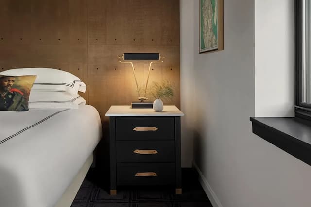 Kimpton Palladian Hotel by IHG-客房, 1 张特大床, 转角 (Spa)-5