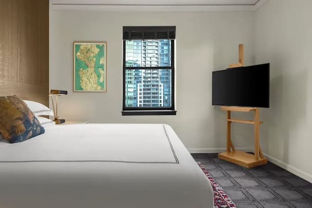 Kimpton Palladian Hotel by IHG-客房, 1 张特大床, 城市景观-4