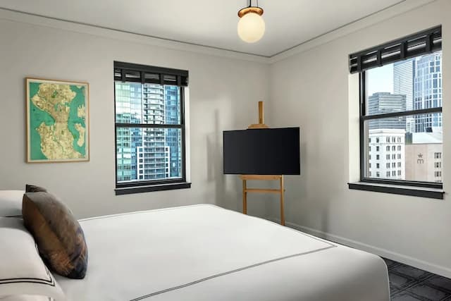 帕拉第奧金普頓飯店 - IHG 旗下飯店-客房, 1 張特大雙人床, 無障礙浴缸, 城市景觀 (Mobility)-1