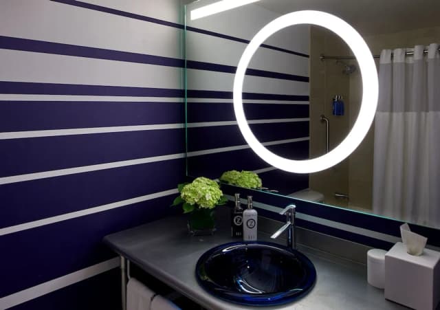 舊金山西風飯店-客房, 2 張標準雙人床, 無障礙淋浴設施 (Mobility Accessible)-4