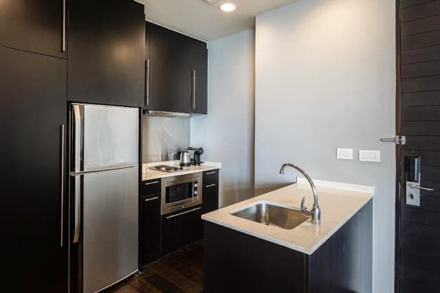 Chatrium Hotel Riverside Bangkok-One Bedroom Club Suite King City View-4