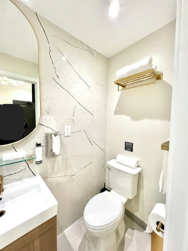 토론토 룸 앤드 스위트-Luxury Room, 1 Queen Bed, Non Smoking (Newly Renovated)-5