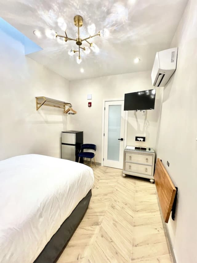 토론토 룸 앤드 스위트-Luxury Room, 1 Queen Bed, Non Smoking (Newly Renovated)-9