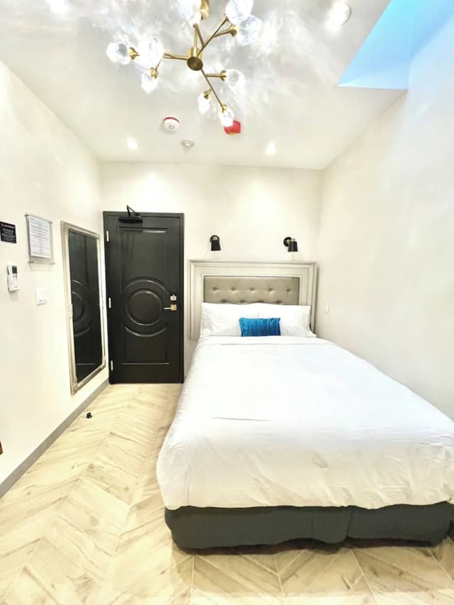 토론토 룸 앤드 스위트-Luxury Room, 1 Queen Bed, Non Smoking (Newly Renovated)-8