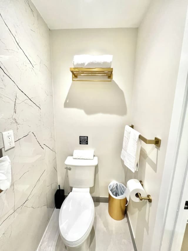 토론토 룸 앤드 스위트-Luxury Room, 1 Queen Bed, Non Smoking (Newly Renovated)-7
