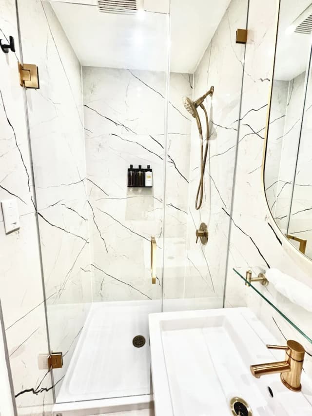 토론토 룸 앤드 스위트-Luxury Room, 1 Queen Bed, Non Smoking (Newly Renovated)-6