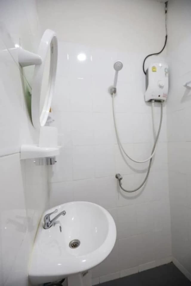 Banana Hostel Donmuang-Deluxe Twin Room-5