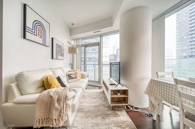 Gsuite Express Downtown Toronto-Basic Condo-1