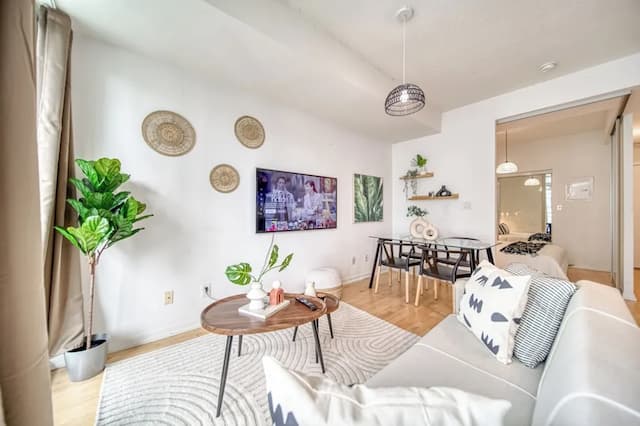 Gsuite Express Downtown Toronto-Junior Condo-1