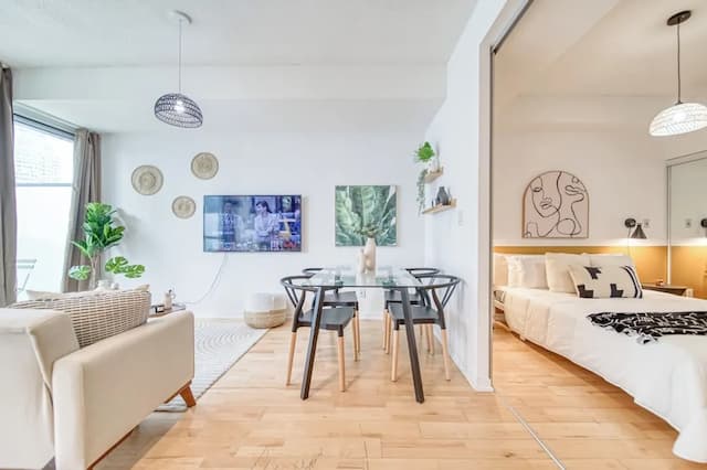 Gsuite Express Downtown Toronto-Junior Condo-4