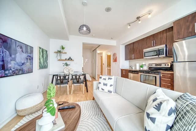 Gsuite Express Downtown Toronto-Junior Condo-7