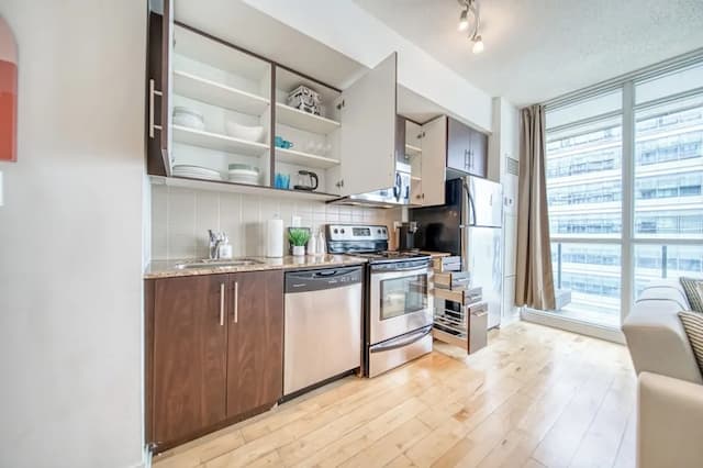 Gsuite Express Downtown Toronto-Junior Condo-11