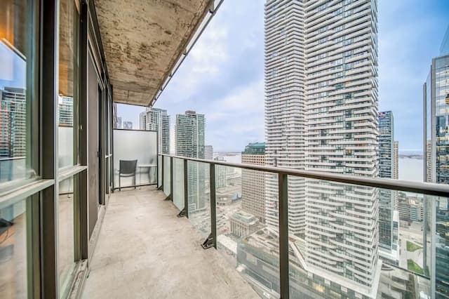 Gsuite Express Downtown Toronto-City Condo-17