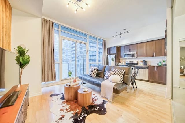 Gsuite Express Downtown Toronto-City Condo-4