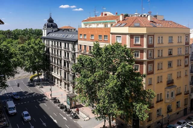 Wellington Hotel & Spa Madrid-Luxury Suite "The Wellington Club" Access-8