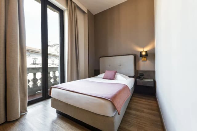 모킨바 호텔스 킹-싱글룸-1