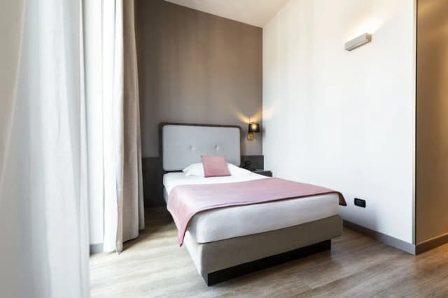 모킨바 호텔스 킹-싱글룸-3