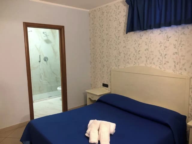 HOTEL SERENA 飯店-雙人或雙床房-2