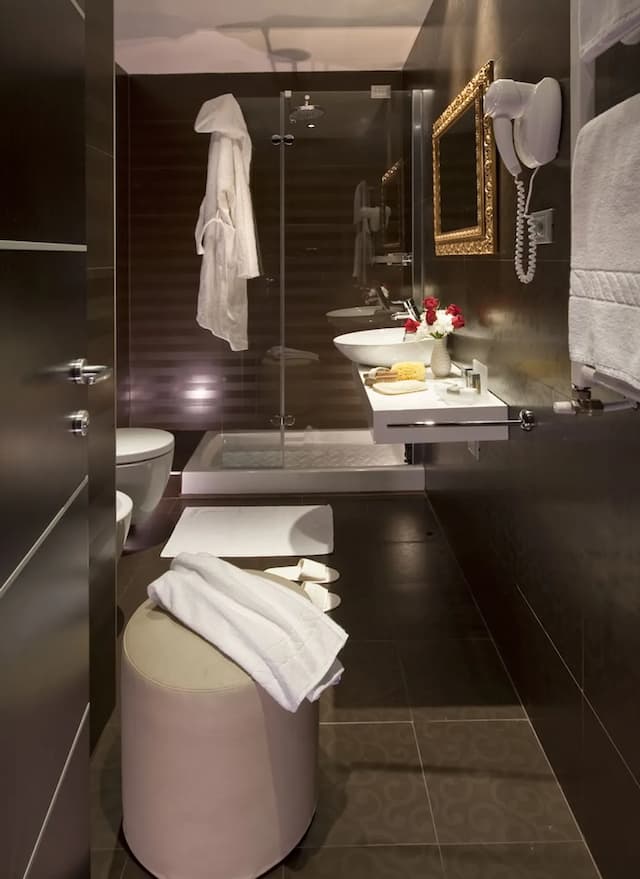 c-hotels Fiume-Spacious Triple Room-6