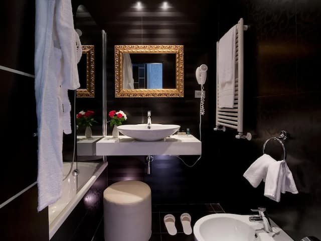 c-hotels Fiume-Spacious Triple Room-7