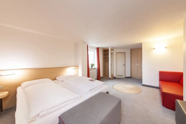Sure Hotel by Best Western Muenchen Hauptbahnhof-Superior Room, 1 Double Bed, Bathtub (Cozy Sitting Corner)-2
