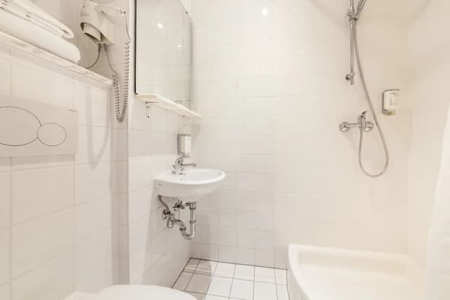 Sure Hotel by Best Western Muenchen Hauptbahnhof-Standard Room, 2 Twin Beds-3