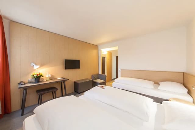 Sure Hotel by Best Western Muenchen Hauptbahnhof-Standard Room, 3 Twin Beds-2