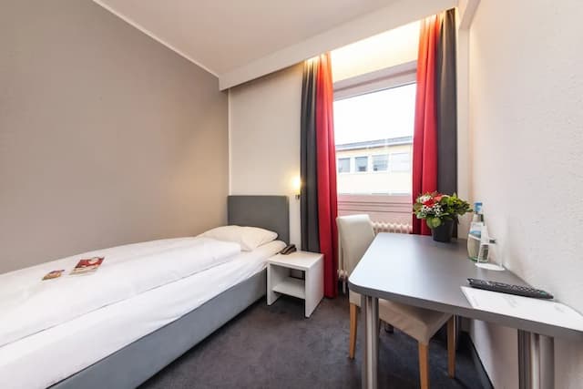 Sure Hotel by Best Western Muenchen Hauptbahnhof-Standard Room, 1 Twin Bed-3
