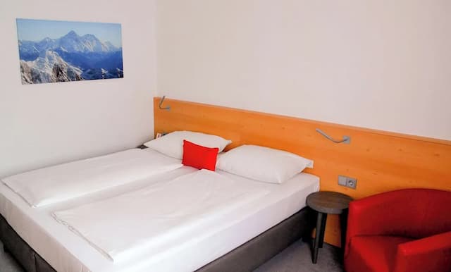 Sure Hotel by Best Western Muenchen Hauptbahnhof-Comfort Room, 1 Double Bed, Bathtub-1
