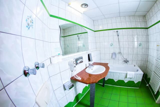 凱爾蕭飯店-標準三人房-9