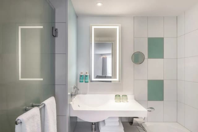 Novotel Muenchen City-Standard Twin Room, 2 Twin Beds-9