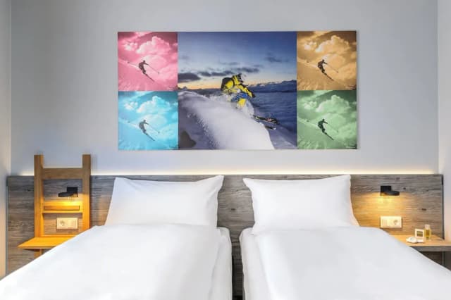 Felix Hotel Kaufbeuren-Family Triple Room-5