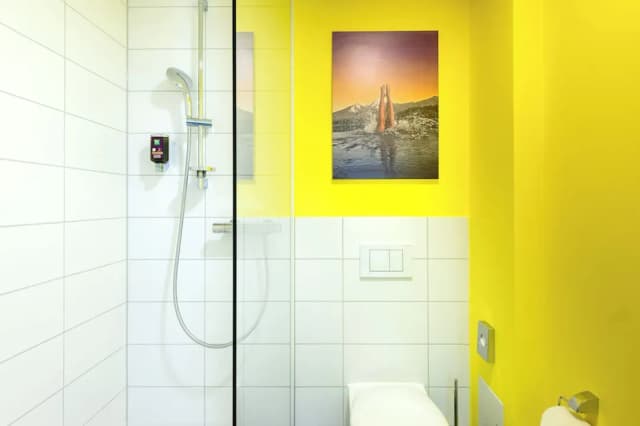 Felix Hotel Kaufbeuren-Family Triple Room-4