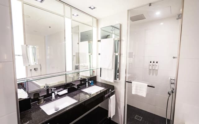 Sofitel Frankfurt Opera-Junior Suite, 1 King Bed-2