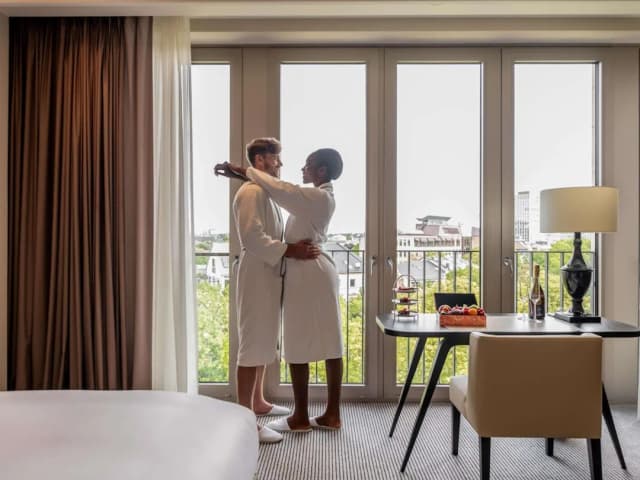 Sofitel Frankfurt Opera-Junior Suite, 1 King Bed-10