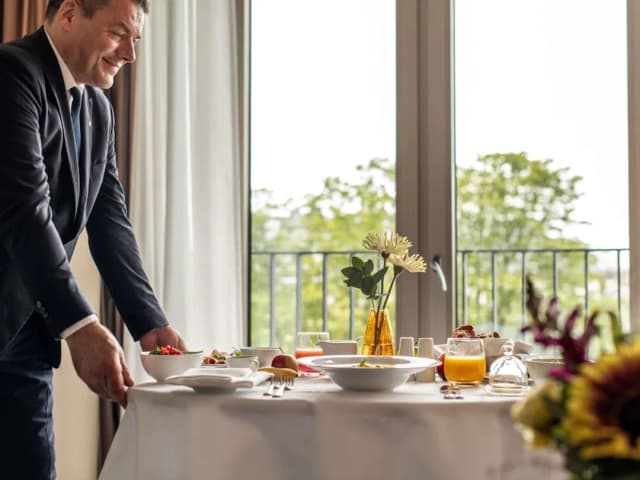 Sofitel Frankfurt Opera-Suite, 1 King Bed (Prestige)-4