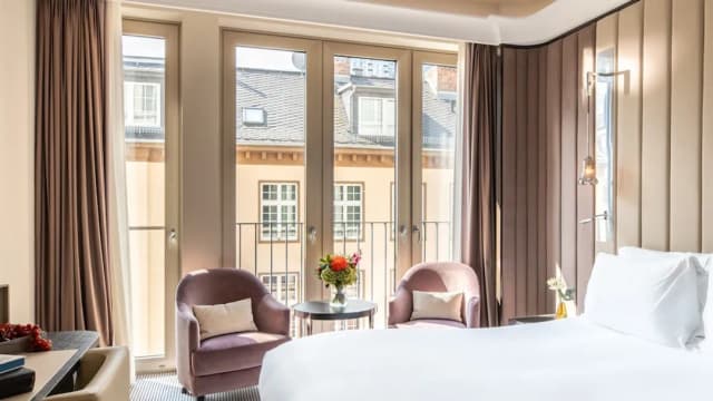 Sofitel Frankfurt Opera-Classic Room, 1 Queen Bed-5