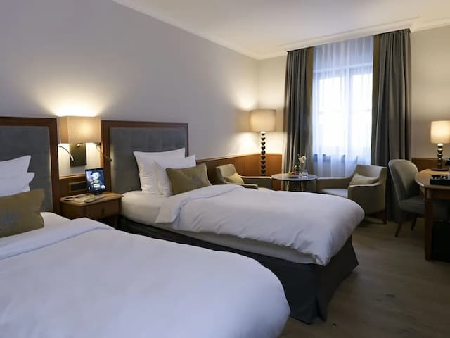 Platzl Hotel-Superior Twin Room, 2 Twin Beds-1
