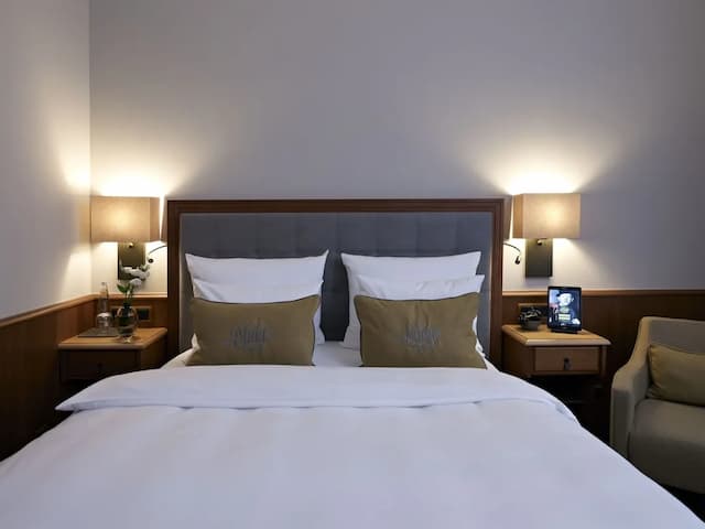Platzl Hotel-Classic Room, 1 Queen Bed-1