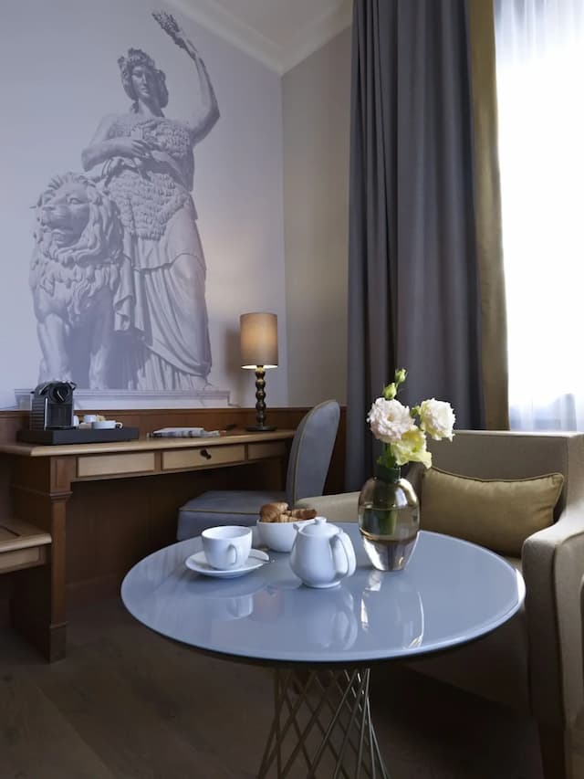 Platzl Hotel-Deluxe Double Room-3