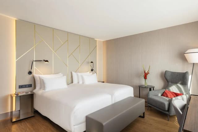 NH Collection München Bavaria-Premium Room (View)-5